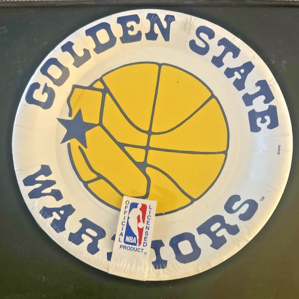 Vintage Golden State Warriors (8) Paper Plates- RARE-Collectible